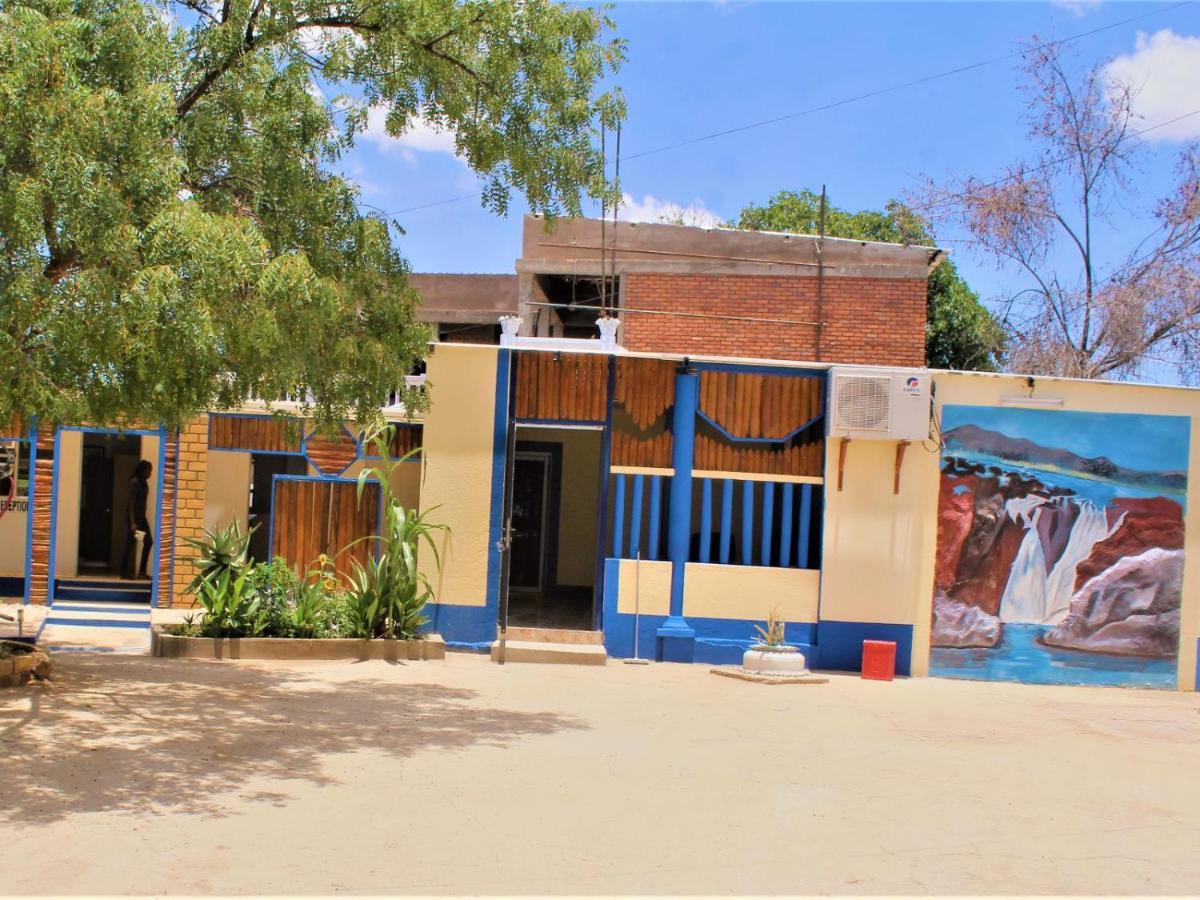 P Wake Guesthouse Opuwo Extérieur photo