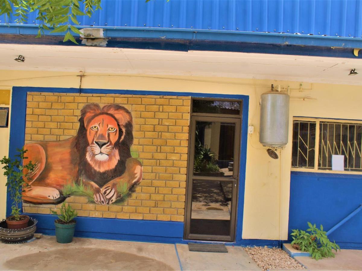P Wake Guesthouse Opuwo Extérieur photo